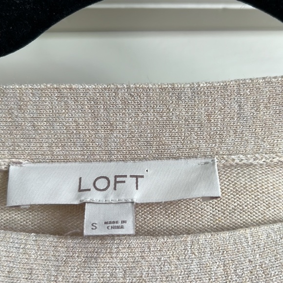 Loft Tan Sweater with buttons on shoulder Size Large - Picture 2 of 4